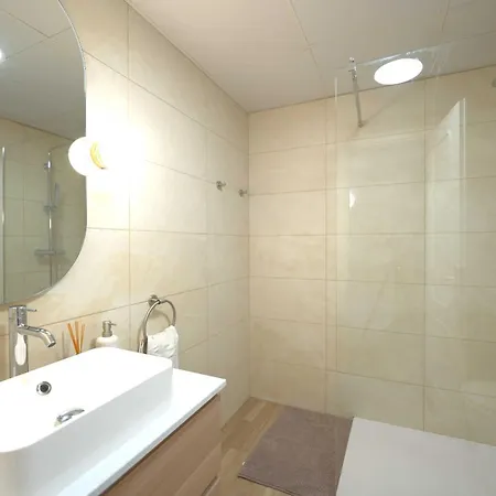 2035 Golden Modern Apartment
