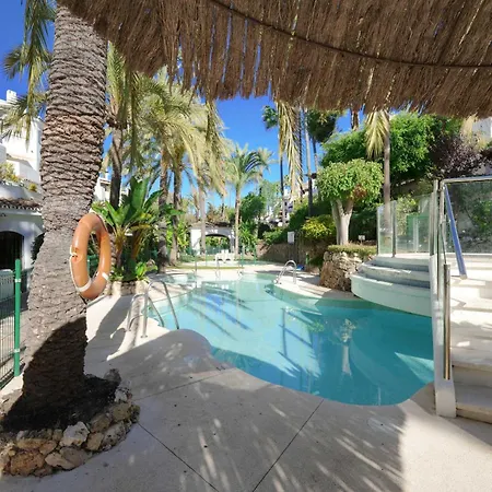 2035 Golden Modern Apartment Marbella